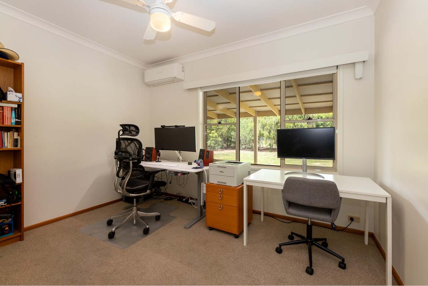 Home office / fourth bedroom